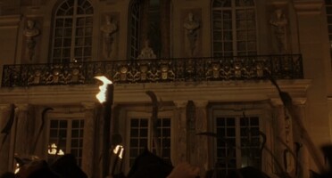 Media 8479_marie antoinette_château de versailles - marble court_2.jpg